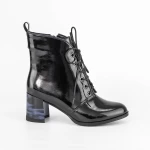 Kurze Stiefel mit einer dicken Ferse K577-30B Schwarzblau Jose Simon