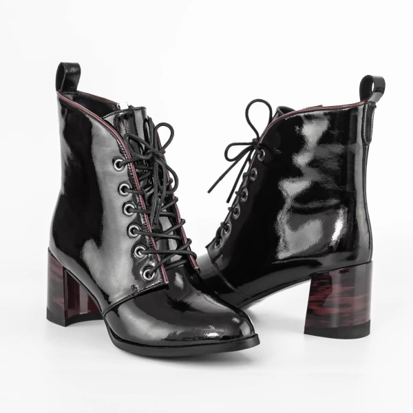 Kurze Stiefel mit einer dicken Ferse K577-30A Black-Chry Jose Simon