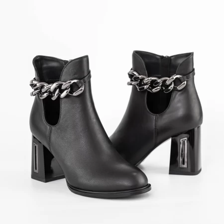 Kurze Stiefel mit einer dicken Ferse K9191-3a Black | Jose Simon
