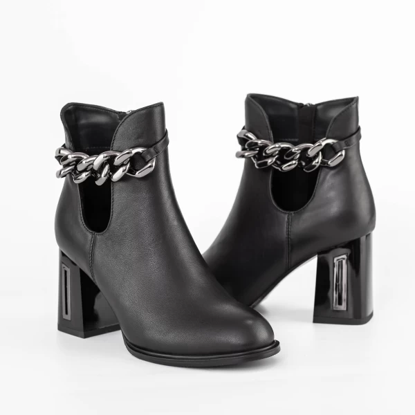 Kurze Stiefel mit einer dicken Ferse K9191-3a Black | Jose Simon