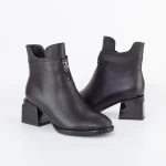 Kurze Stiefel mit einer dicken Ferse K4098-3190d Black | Jose Simon
