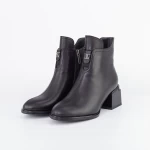Kurze Stiefel mit einer dicken Ferse K4098-3190d Black | Jose Simon