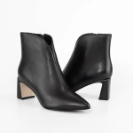 Kurze Stiefel mit einer dicken Absatz 2091-5-61A Black | Jose Simon