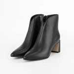 Kurze Stiefel mit einer dicken Absatz 2091-5-61A Black | Jose Simon