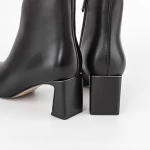 Kurze Stiefel mit einer dicken Absatz 2091-5-61A Black | Jose Simon