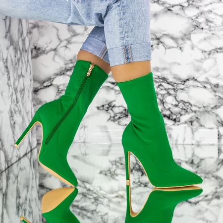 Kurze Stiefel mit einem dünnen Absatz crl001 grün | Engelblau