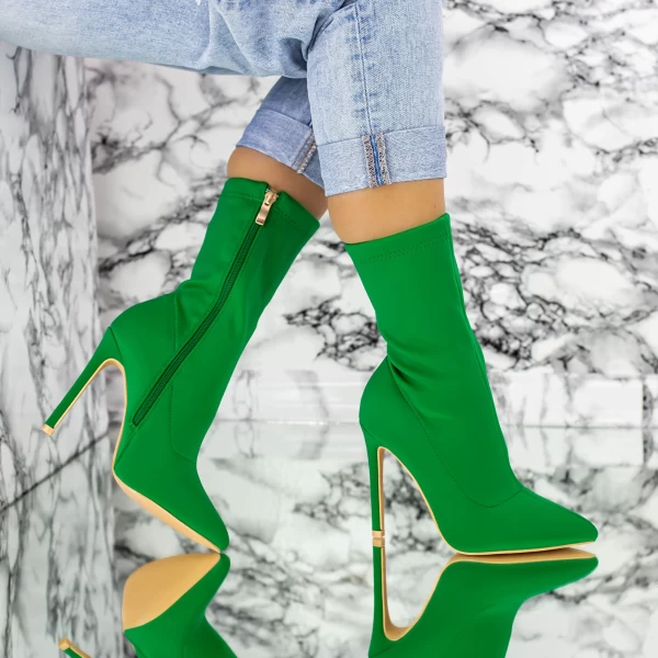 Kurze Stiefel mit einem dünnen Absatz crl001 grün | Engelblau