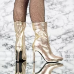 Kurze Stiefel mit einer dünnen Absatz TN-009 Zloty | Botinelli