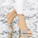 Kurze Stiefel mit einer dünnen Absatz B296 Khaki | Mode