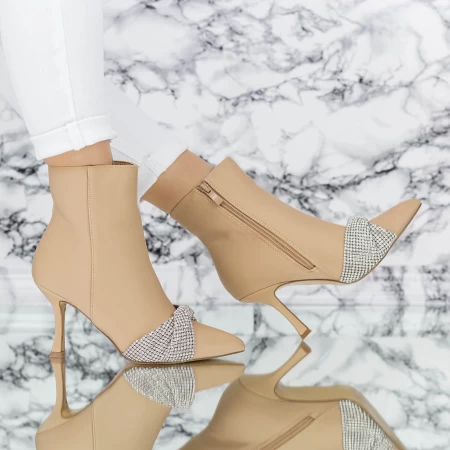 Kurze Stiefel mit einer dünnen Absatz B296 Khaki | Mode
