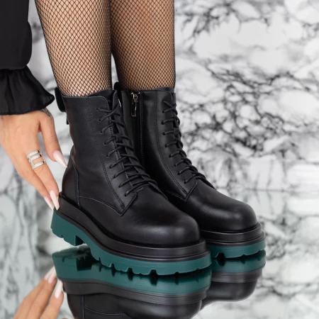 Stiefel 876-3 Schwarz | Gebildet