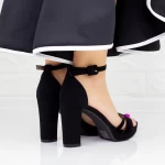 Sandalen auf einer dicken Ferse und 2YXD69 -Plattform schwarz | Mei