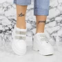 Sportschuhe auf der 2xn1 weißen Plattform Mei