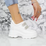 Sportschuhe auf der 2xn1 weißen Plattform Mei