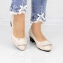 Fette Absätze 220715 Creme Gebildet