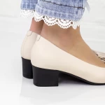 Fette Absätze 220715 Creme Gebildet