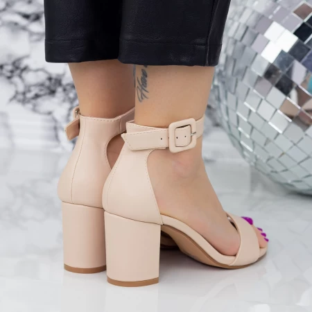 Sandalen mit einem dicken Absatz xkk230b Beige Mei