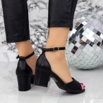 Sandalen mit einer dicken Ferse xkk566a schwarz | Mei
