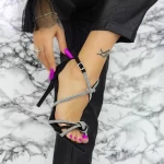 Sandalen mit einer dünnen Ferse 2ZB8 Schwarz | Mei