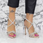 Sandalen mit einem dünnen Absatz 2ZB8 Silber Mei