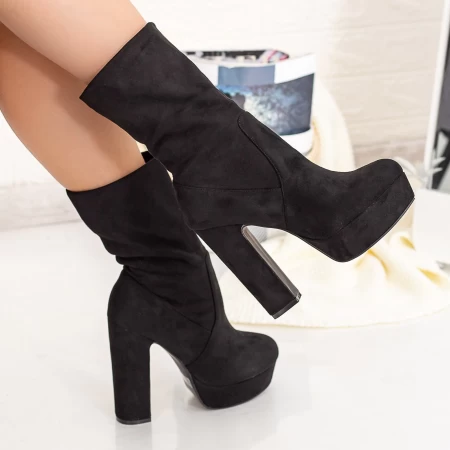 Kurze Stiefel mit einer dicken Absatz AF153 Black | Mei