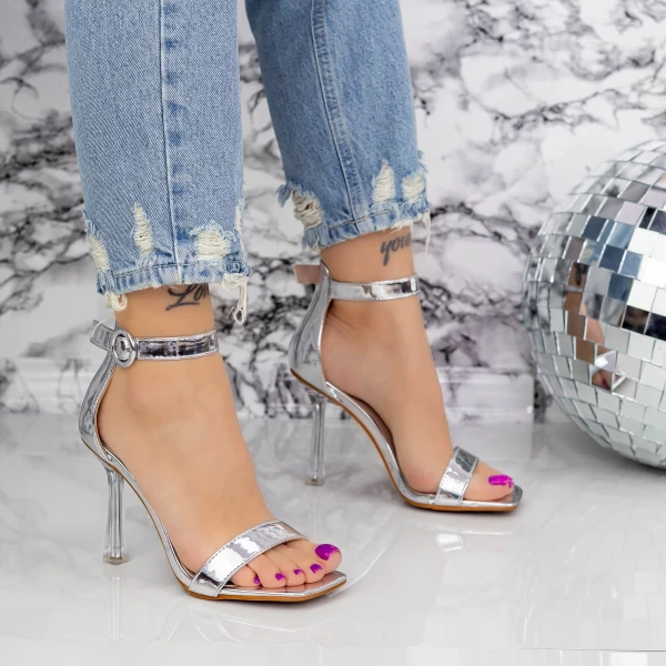 Sandalen mit einem dünnen Absatz 2BD26 Silber Mei