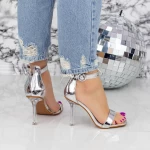 Sandalen mit einem dünnen Absatz 2BD26 Silber Mei