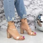 Sandalen mit einer dicken Ferse 2xkk12 Champagner | Mei