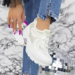 Sportschuhe auf der weißen Plattform 2SZ2 Mei