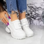 Sportschuhe auf der weißen Plattform 2SZ5 Mei