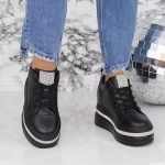 Sportschuhe auf der schwarzen Plattform 2SZ9 Mei