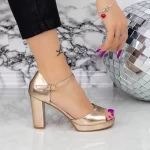 Sandalen mit einer dicken Ferse WT69 Champagner | Mei