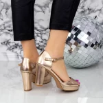 Sandalen mit einer dicken Ferse WT69 Champagner | Mei