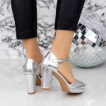 Sandalen mit einer dicken Ferse WT69 Silber Mei