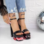 Sandalen mit einer dicken Ferse und einer 2HLX2 -Plattform schwarz | Mei