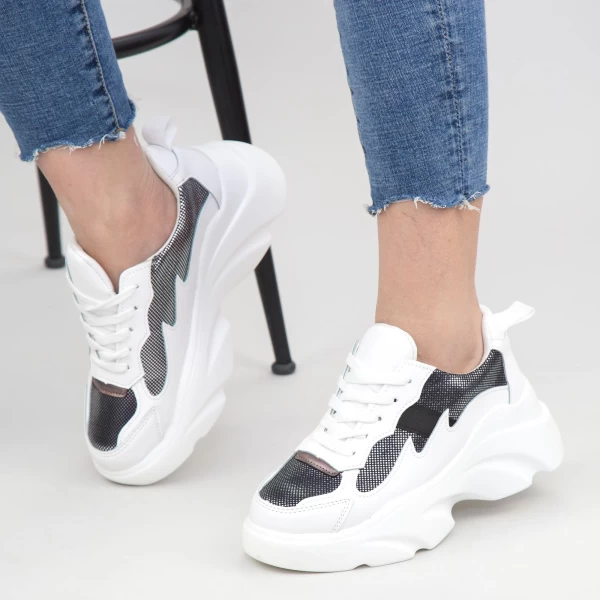 Sportschuhe auf der 193 weißen Plattform Mei