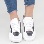 Sportschuhe auf der 193 weißen Plattform Mei