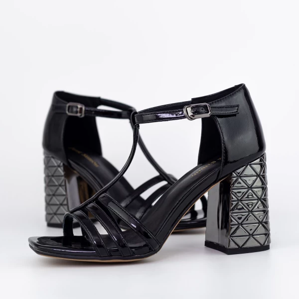 Sandalen mit dicken Absätzen K835-02B Schwarz | Jose Simon