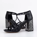 Sandalen mit dicken Absätzen K835-02B Schwarz | Jose Simon