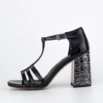 Sandalen mit dicken Absätzen K835-02B Schwarz | Jose Simon