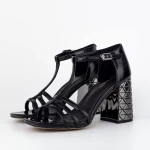 Sandalen mit dicken Absätzen K835-02B Schwarz | Jose Simon