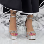 Sandalen mit einer dicken Ferse und einer 2le6 Silberplattform Mei