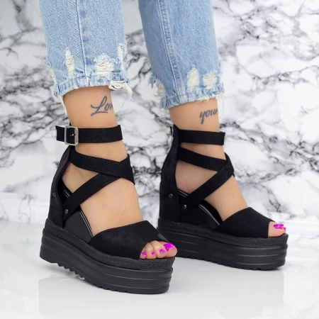 Sandalen auf der 2W60 -Plattform schwarz Mei
