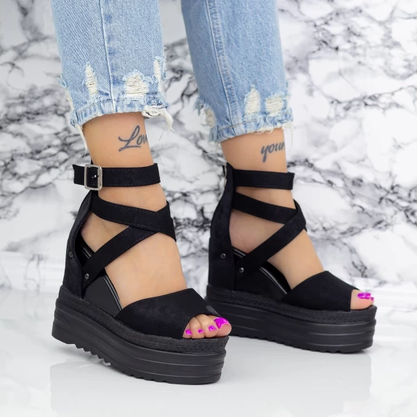 Sandalen auf der 2W60 -Plattform schwarz Mei
