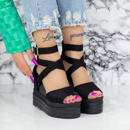 Sandalen auf der 2W60 -Plattform schwarz Mei