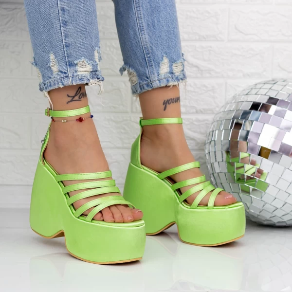 Sandalen auf der TN-32 Hellgrüne Plattform Botinelli