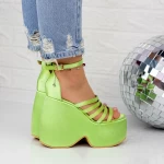 Sandalen auf der TN-32 Hellgrüne Plattform Botinelli