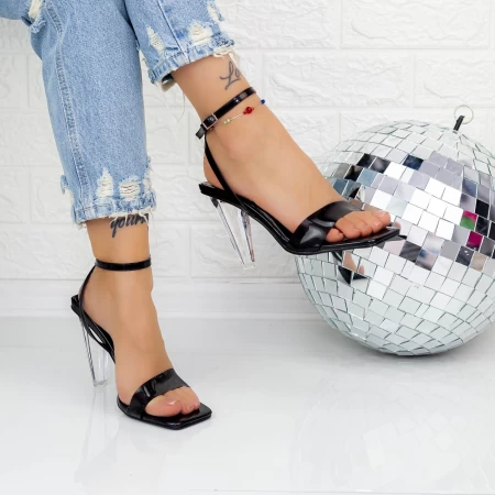 Sandalen mit einem dünnen Absatz TN-59 Black | Botinelli