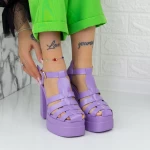 Sandalen mit einer dicken Ferse und einer lila TN-39-Plattform Botinelli