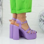 Sandalen mit einer dicken Ferse und einer lila TN-39-Plattform Botinelli